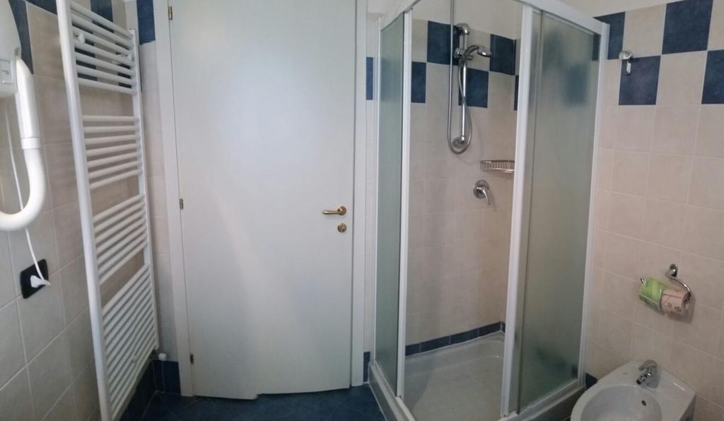 Hotel Lario Mezzegra Екстериор снимка